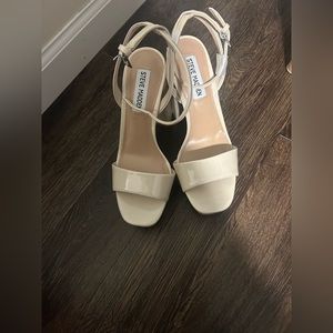 Steve Madden lessa bone patent heel